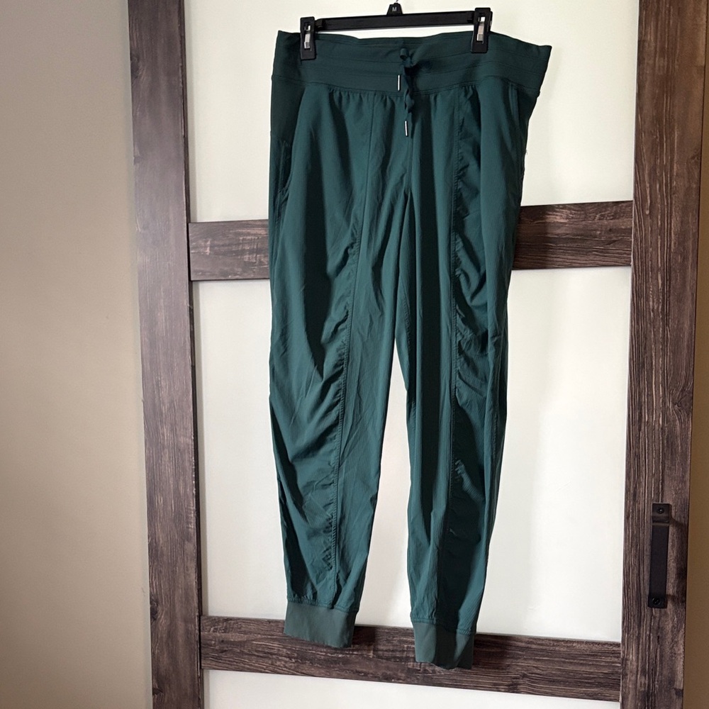 Women’s Dance Studio Lululemon Jogger Pants in Dark Green